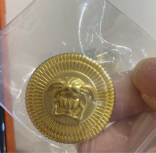  KT V tròn vàng mặt gạch 