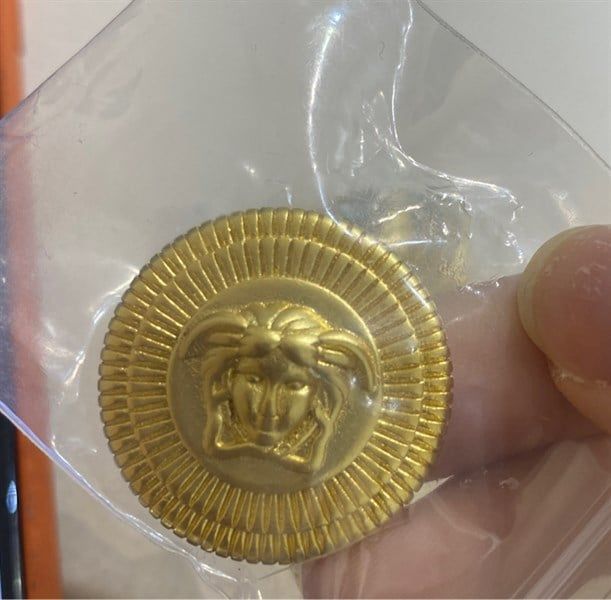  KT V tròn vàng mặt gạch 