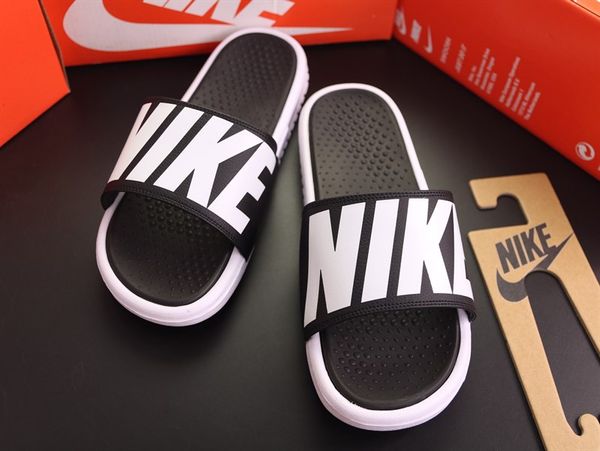  Dép Trắng Chữ Xanh 