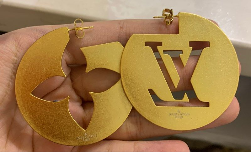  KT LV vàng tròn logo giữa 