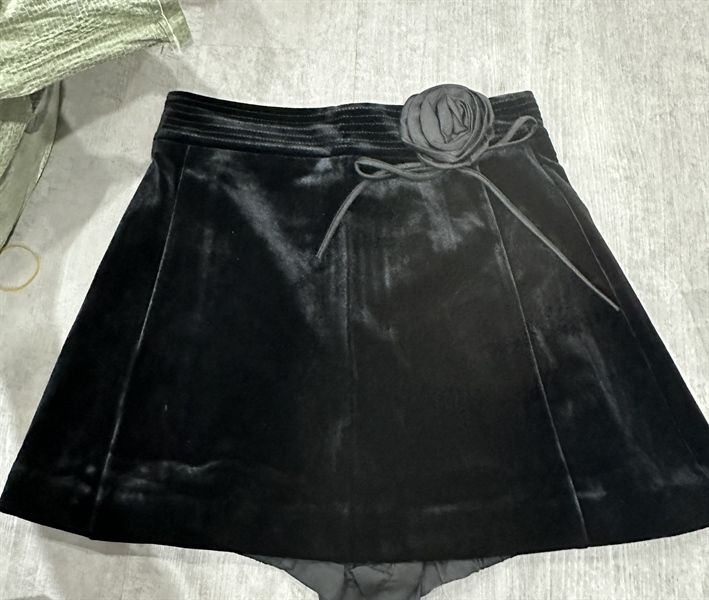  CVN nhung cạp xếp li đính hoa lụa 