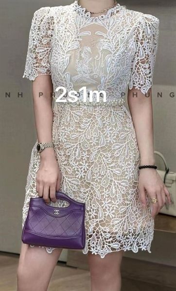  Váy ren ngắn tay đính ngọc (*) 