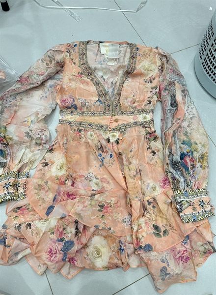  Váy Camilla dài tay dáng ngắn viền đá hoa cam 