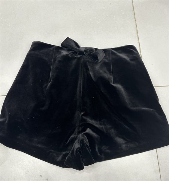  Quần sooc nhung đính nơ trước 