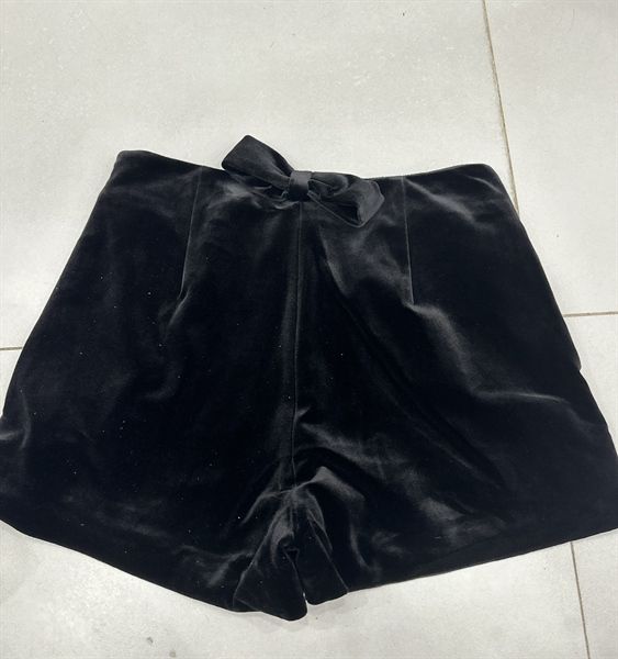  Quần sooc nhung đính nơ trước 