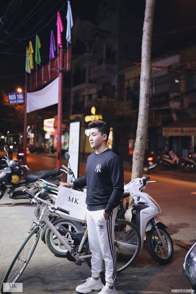  Jogger Das Trắng sọc Đen 