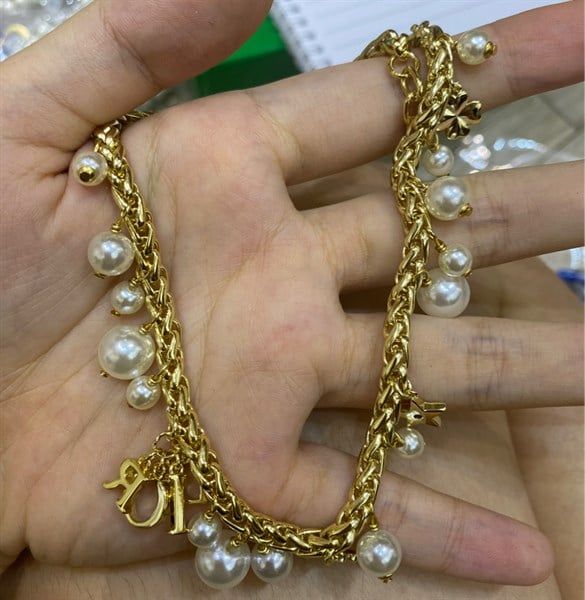  VC D nhiều hạt ngọc chữ dior 