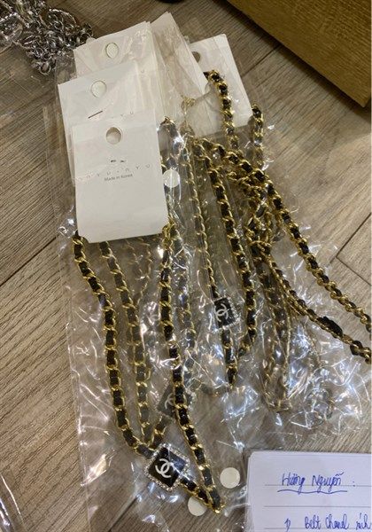  Vòng cổ Chanel xích đen 