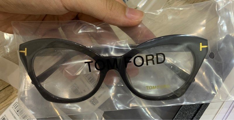  Kính 0 độ Tomford like auth 