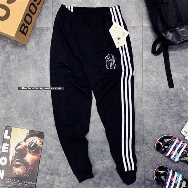  Quần Jogger Logo Sọc Trắng 