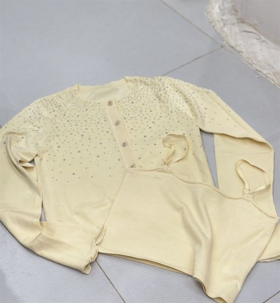  AKN len cổ tròn đính đá.kèm áo 2 dây 