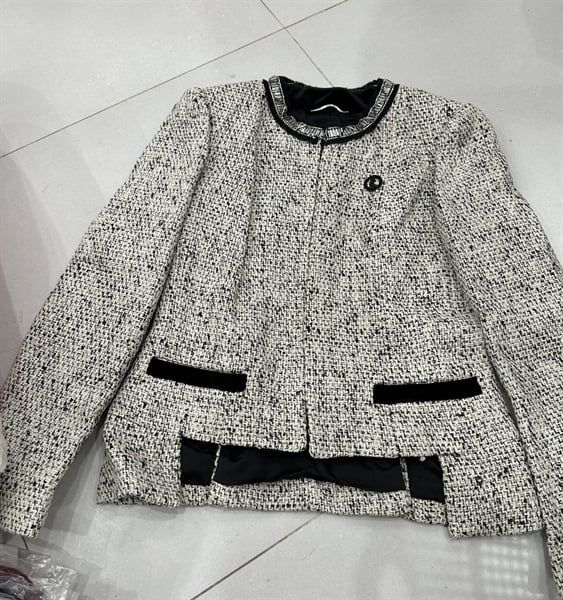  AKN dạ tweed cổ tròn viền cườm phối nhung 