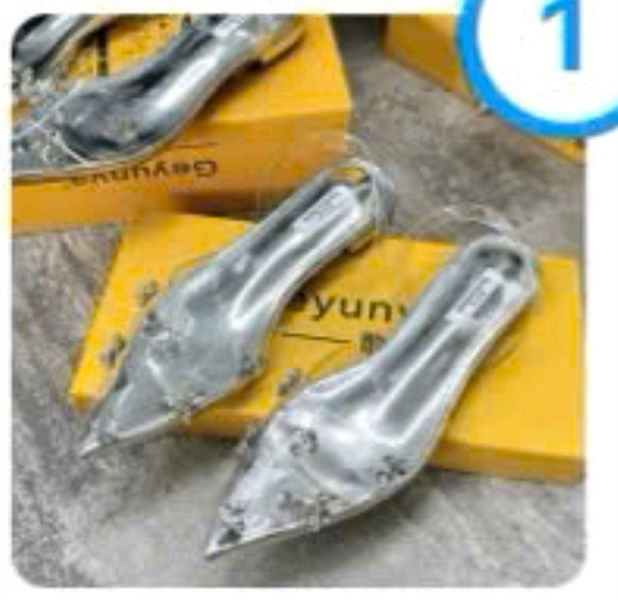  Guốc Loubutin đá bạc quai sau box vàng - 2p 