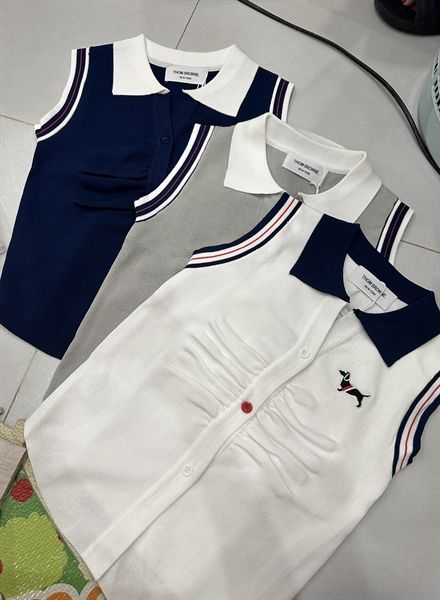  AKNN Thom polo viền kẻ thêu chó dúm ngực 