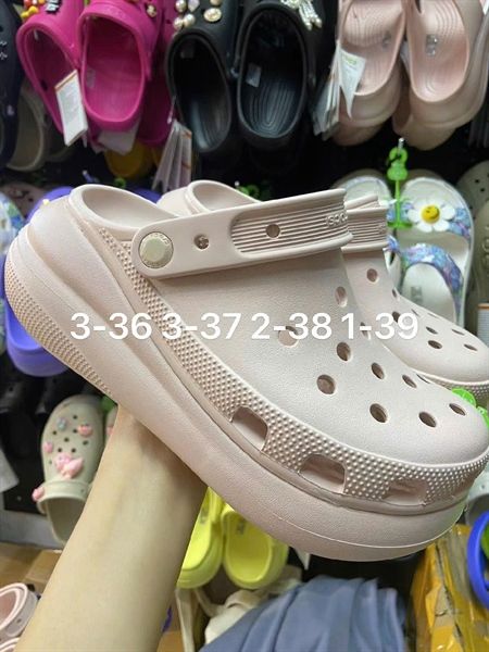  Sục Cross kèm đế dày kèm charm 