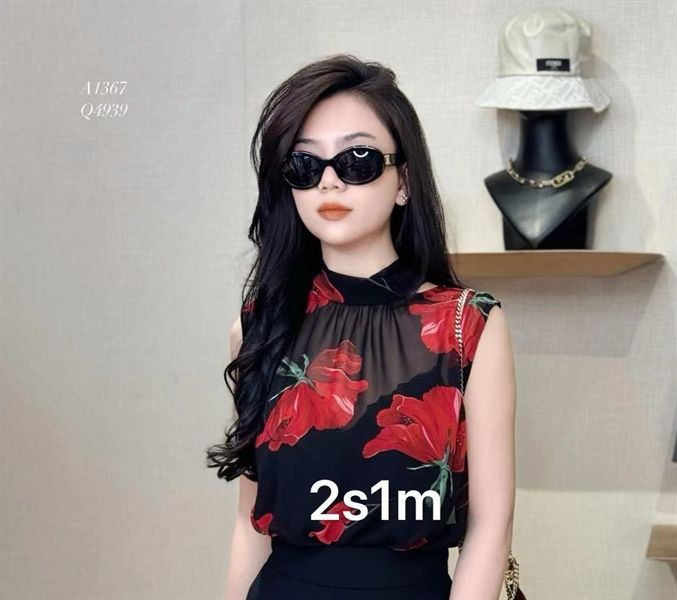  SMNTN khoét nách hoa hồng đỏ (*) 