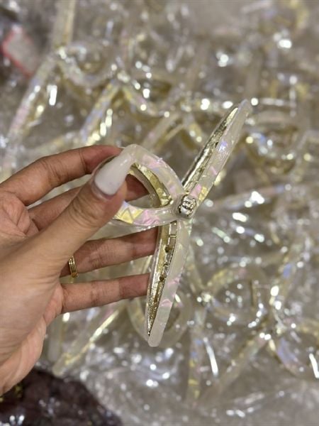  Kẹp C xà cừ viền vàng (*) 