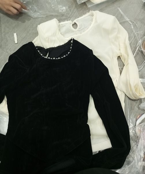  ADTN nhung giấy cổ tròn viền ngọc 