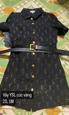 Nhiều mẫu lộ ngực với váy khoét quá đà ở show Saint Laurent  VnExpress  Giải trí