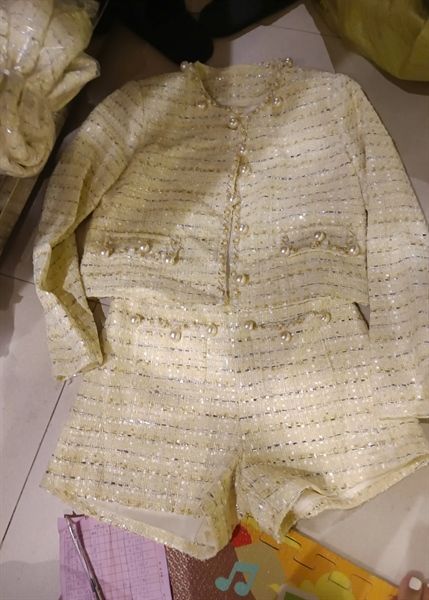  Set dạ ak cổ tròn đính ngọc quần sooc 