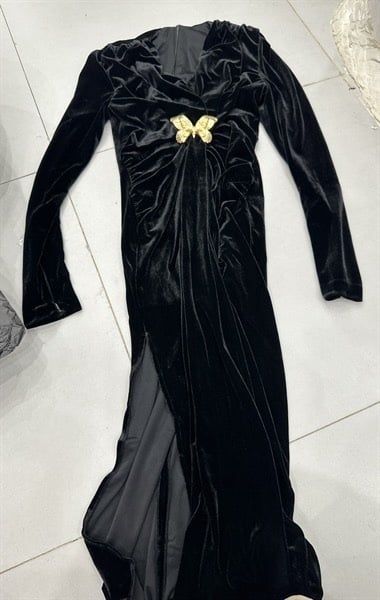  Váy nhung dài tay xẻ cạnh kèm tag bướm 