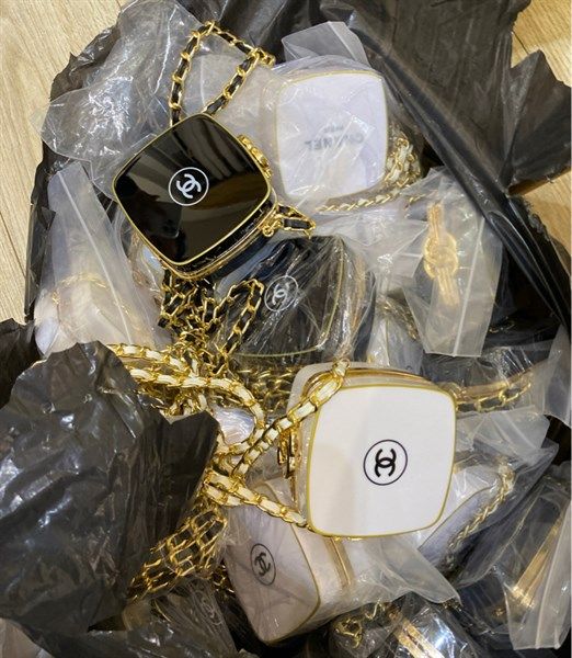  Túi xách Chanel hộp vuông 