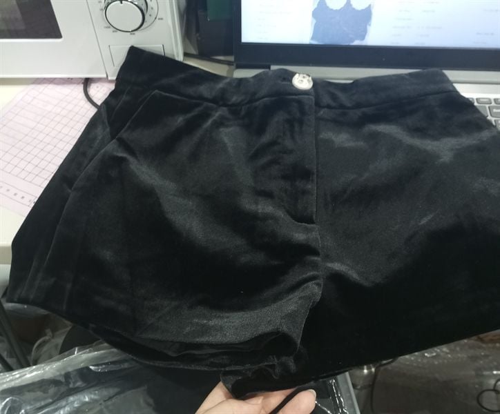  Quần sooc nhung 1 cúc ngọc đá 