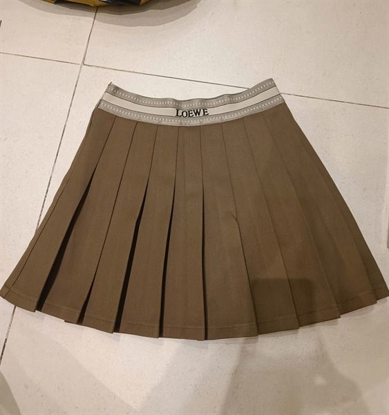  CVN Loewe xếp li cạp chữ (V) 