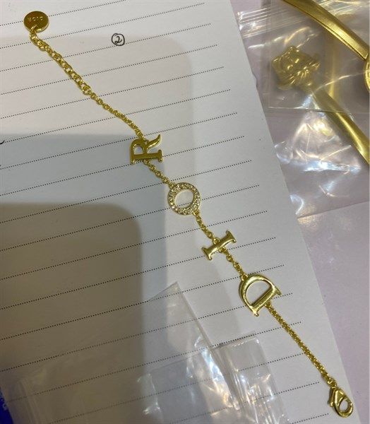  VT D dây vàng chữ dior 