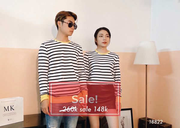  Áo Nỉ Trắng Kẻ Đen Viền Cổ Vàng 