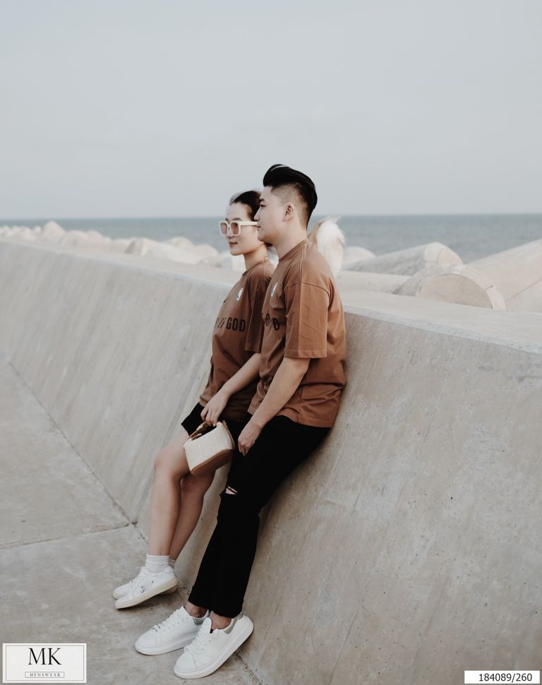  [ẢNH THẬT] Áo Phông Ngắn Tay Nam Nữ Logo và Chữ Ngực To (3 Màu Đen Trắng Nâu) 