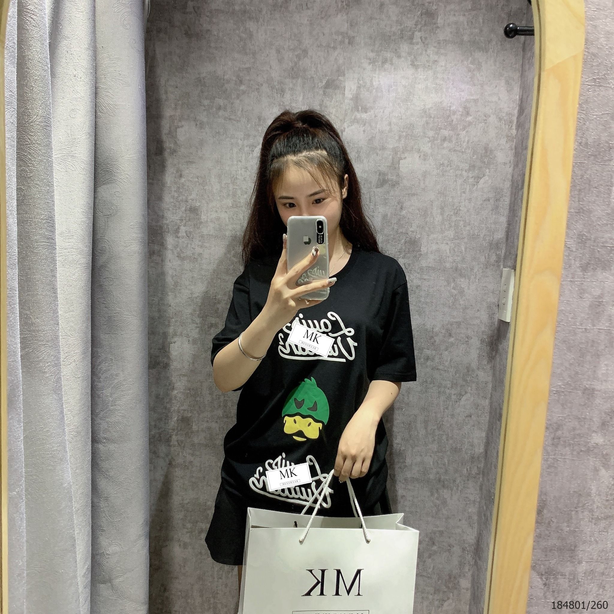  [ẢNH THẬT] Áo Ngắn Tay Logo Hoạt Hình Và Chữ Ngực 