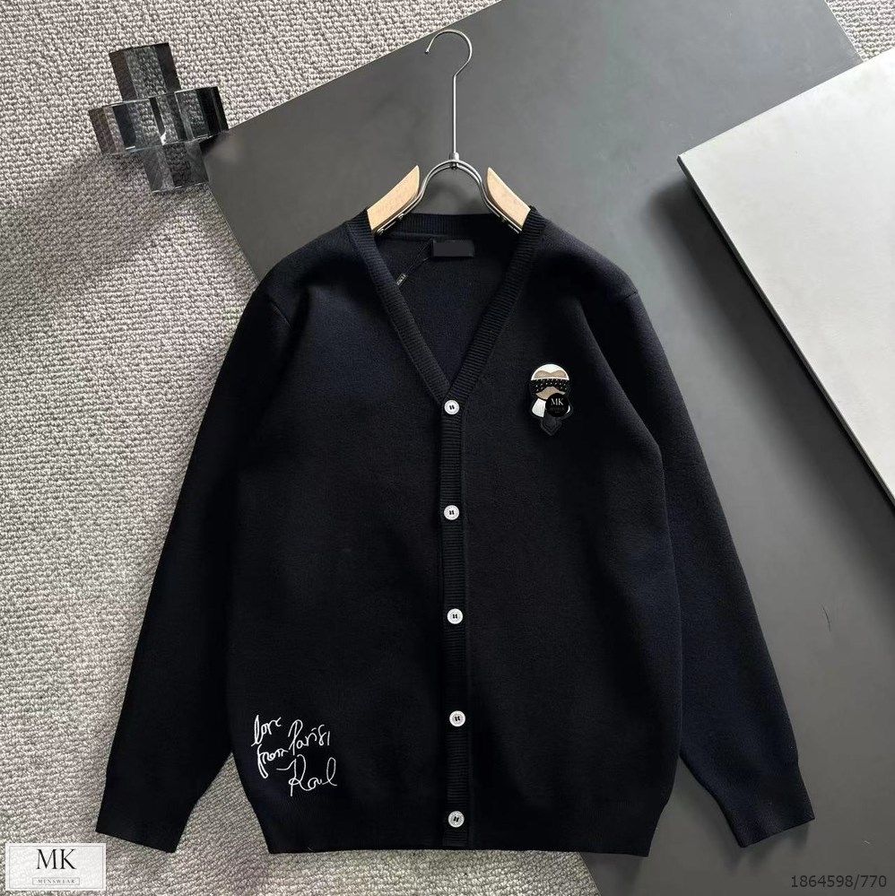  [ẢNH THẬT] Áo Khoác Cardigan Len Nam Nữ Cao Cấp Duy Nhất Đen Hoạ Tiết Hoạt Hình 