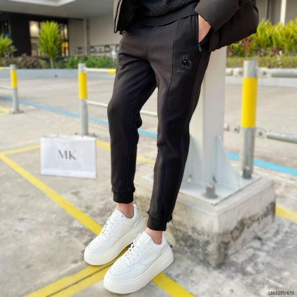  [ẢNH THẬT] Quần Jogger Nỉ Nam Cao Cấp, Logo Ba.len Và Chữ Thêu Chìm Duy Nhất Màu Đen 