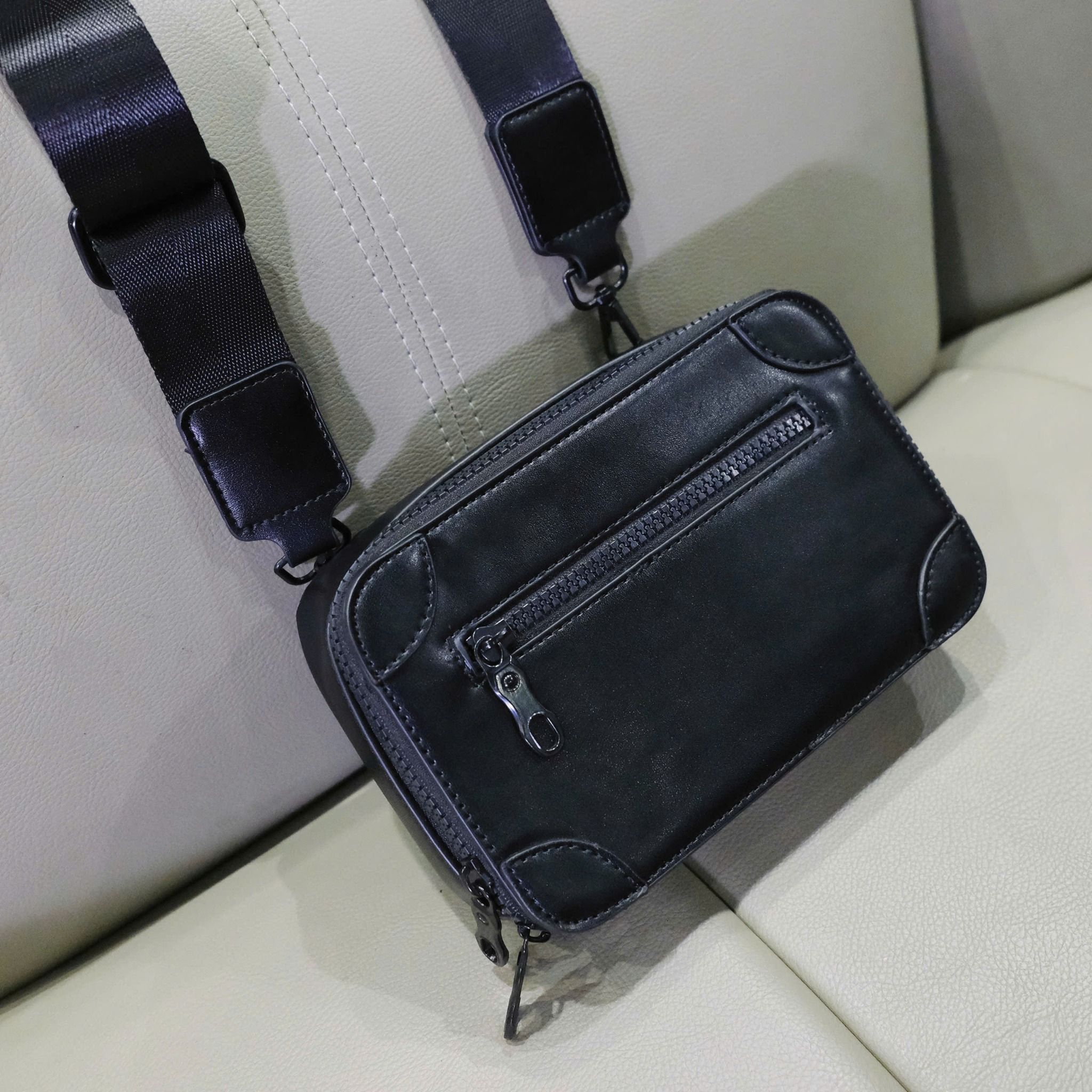  [ẢNH THẬT] Túi Đeo Chéo Nam Da Bò Trơn Khoá Kéo 