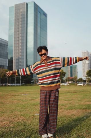  ÁO SWEATER 10 