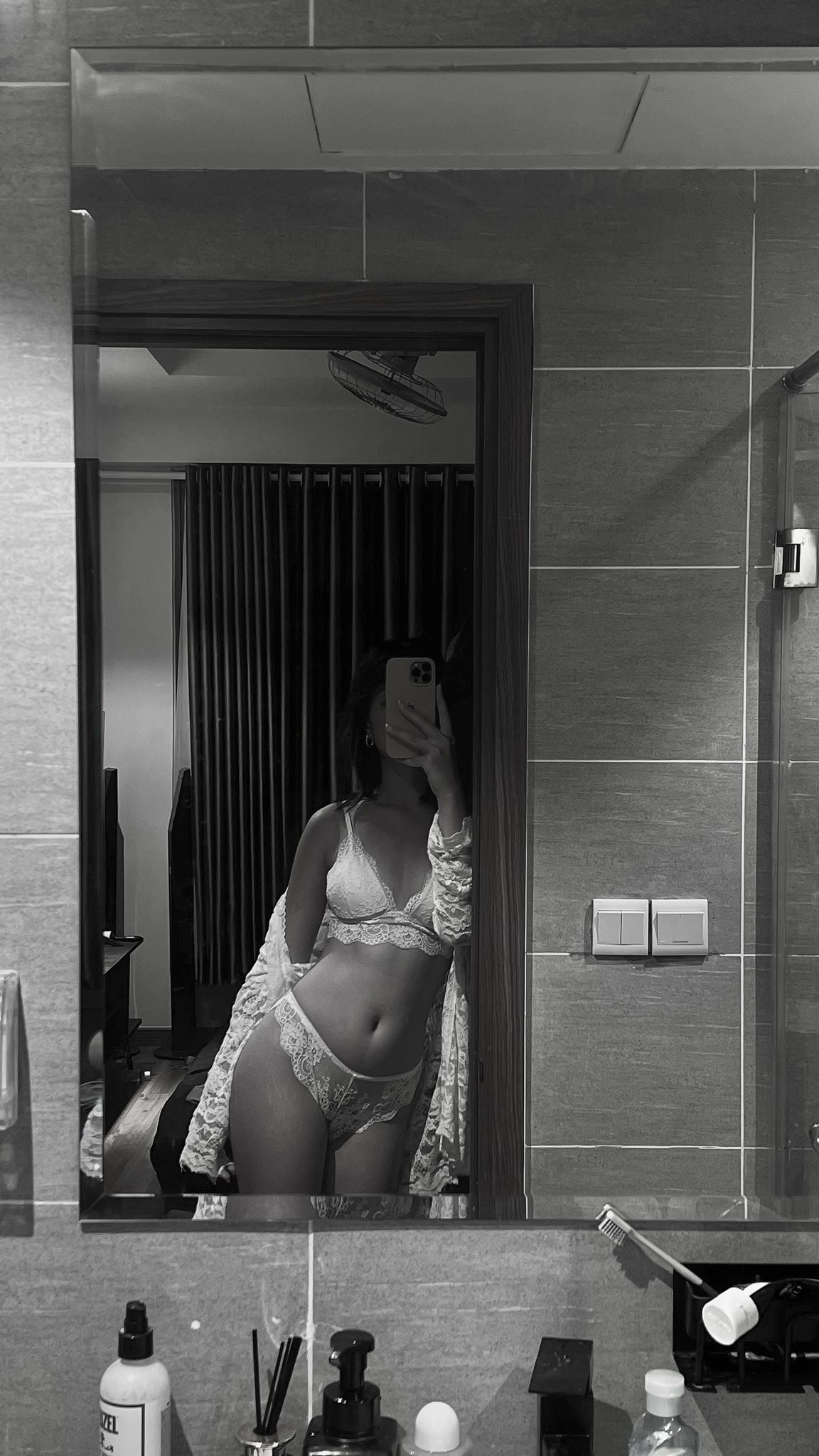 Áo Chân Ren Hoa Hồng Trắng