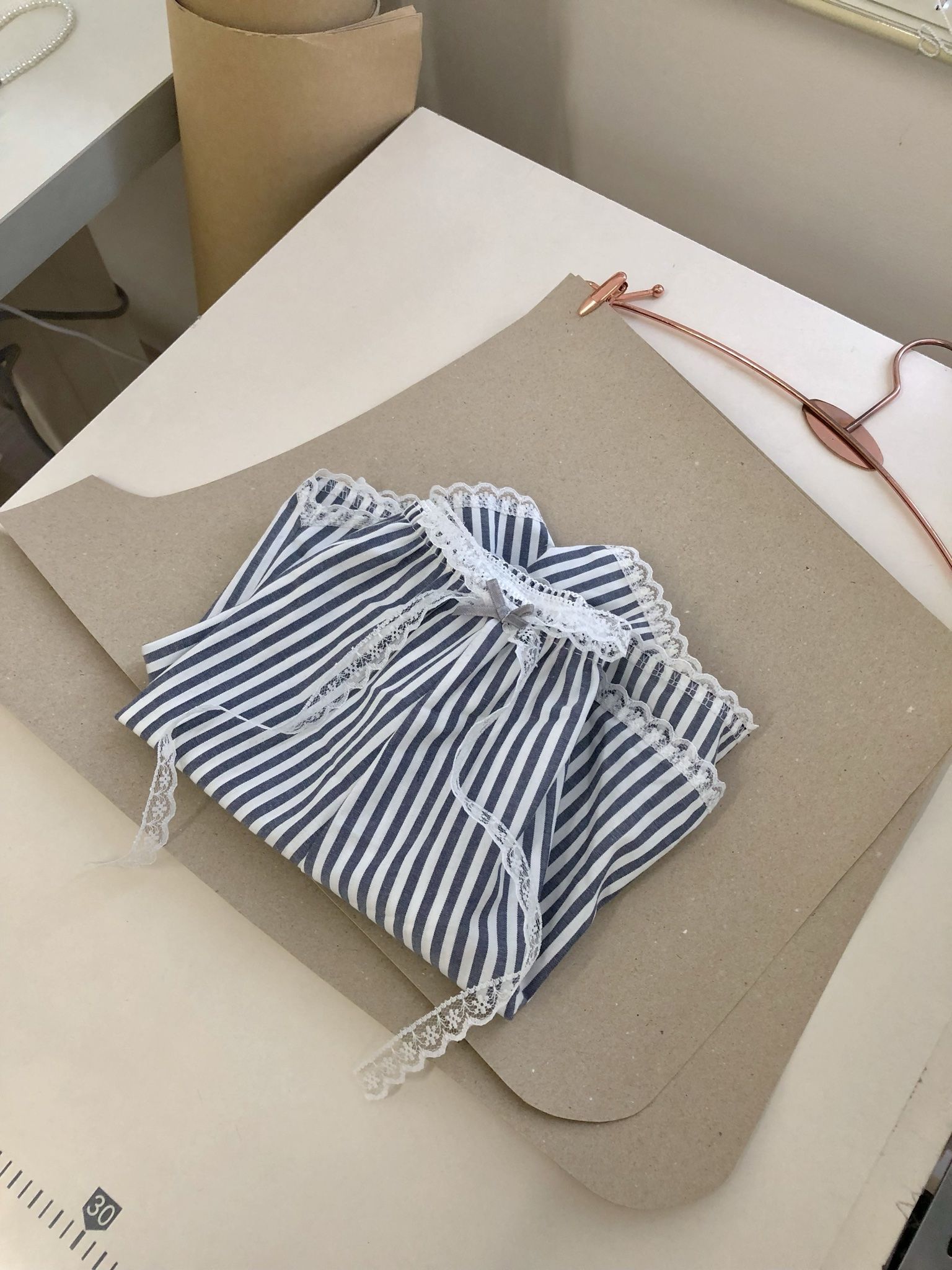 Quần Grandma Short Viền Ren