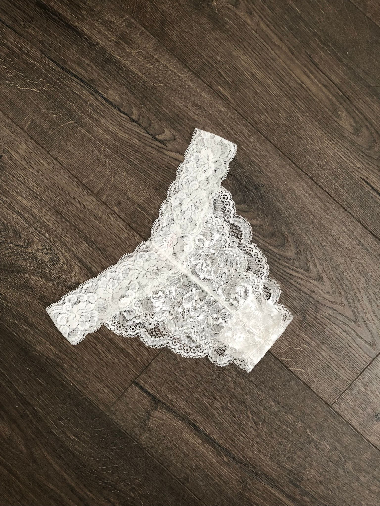 Quần Cánh Hoa - White Flower