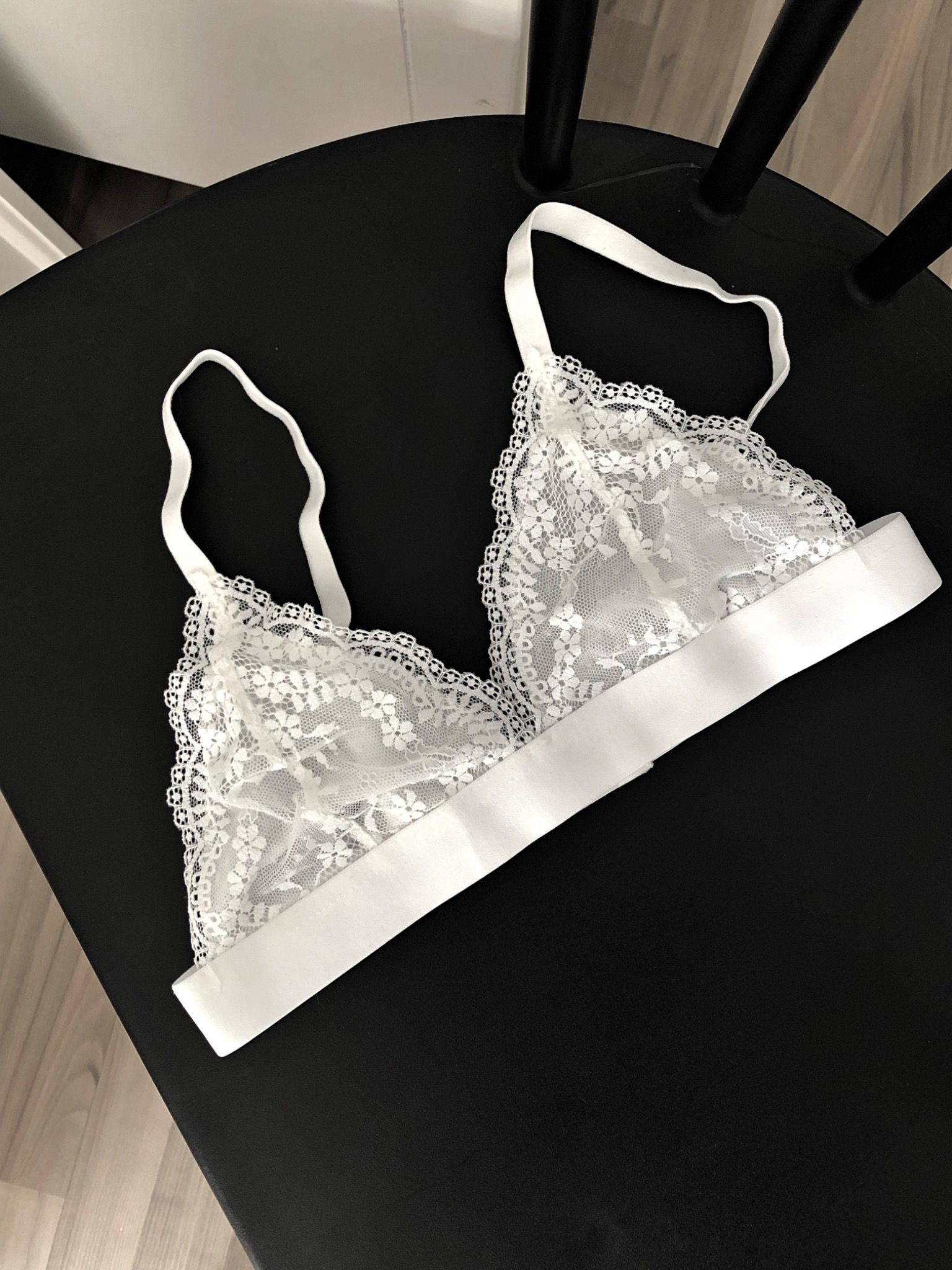 Áo Ren Họa Mi Trắng Lưng Thun