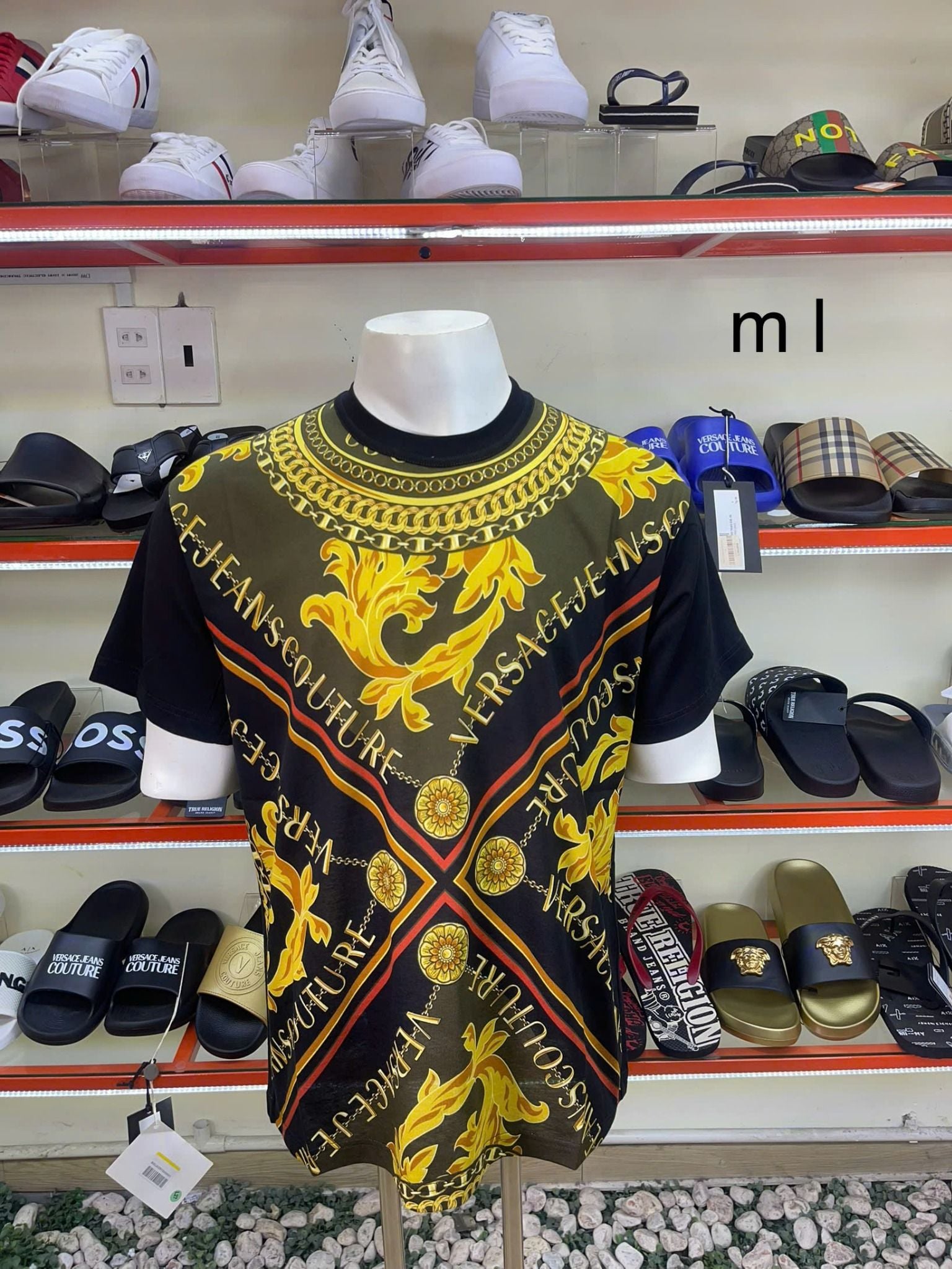 Áo Thun Versace Đen Họa Tiết Hoa Lá - New - 75GAH6RF - PA01