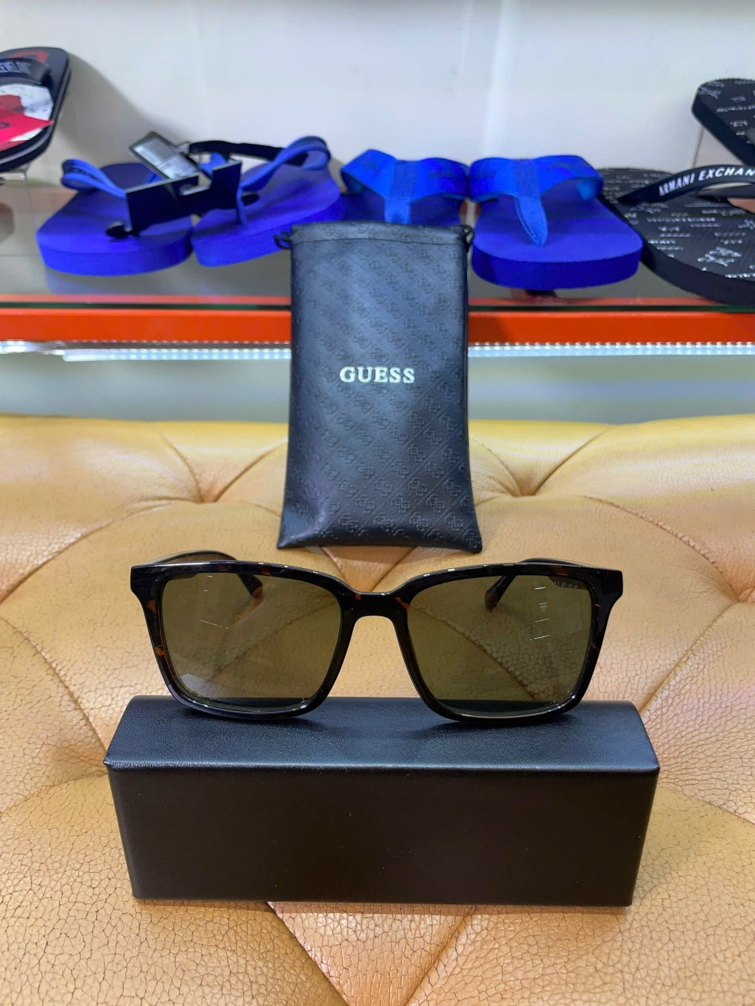 Mắt Kính Guess Gọng Đen Vằn Tròng Đen - New - MKGS16