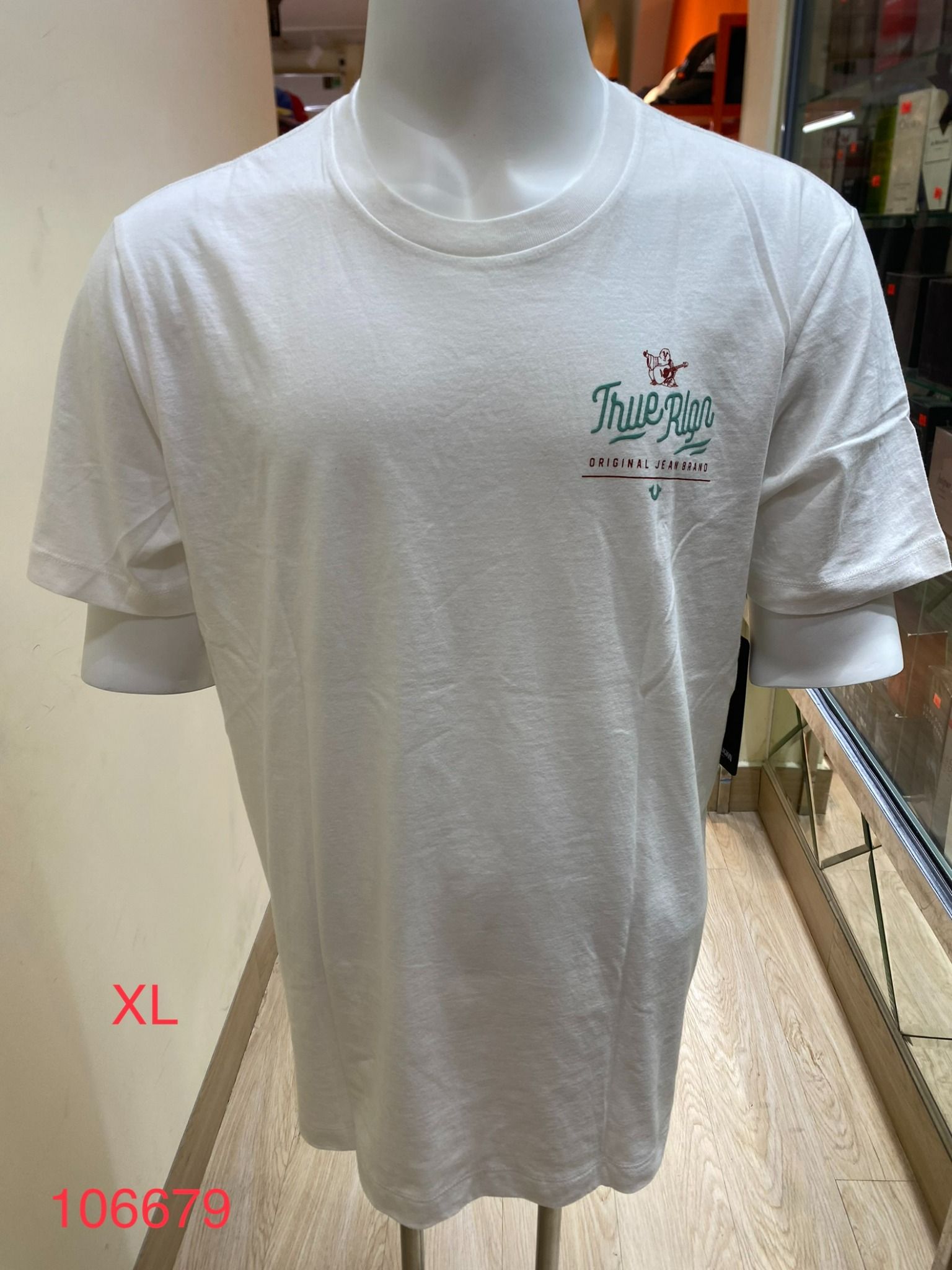 Áo Thun Nam Trắng Chữ Ngọc Viên Đỏ True Religion  - New - 106679