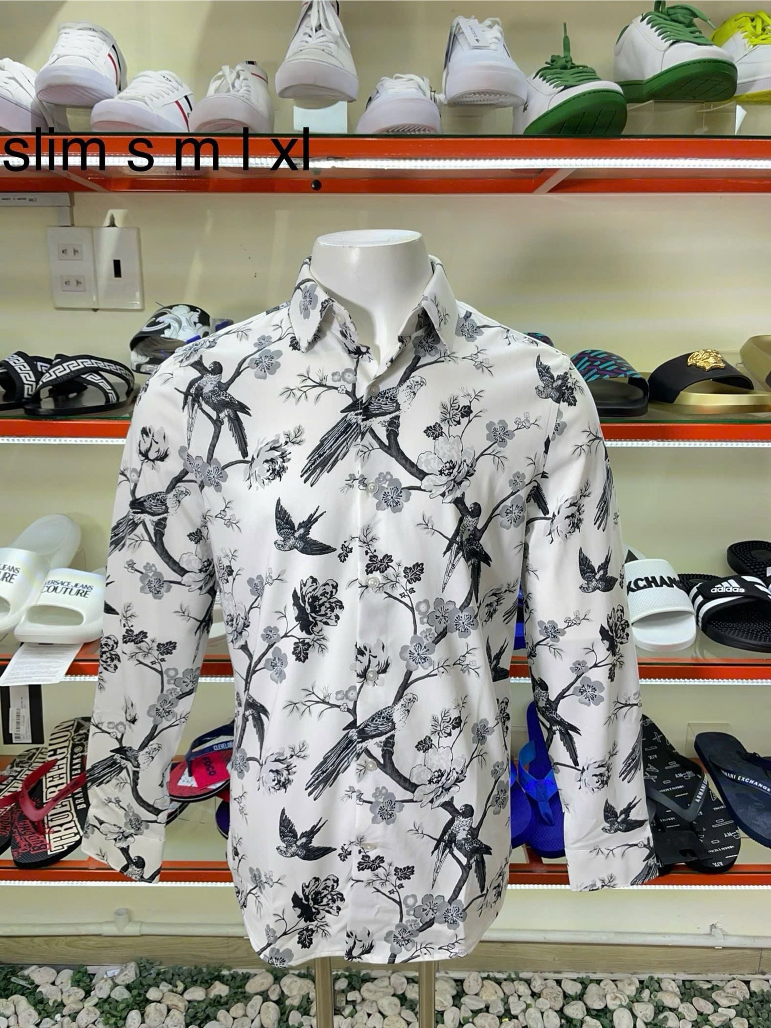 Áo Sơ Mi Tay Dài Express Trắng Hoa Đen - New - 06036021 - TE01