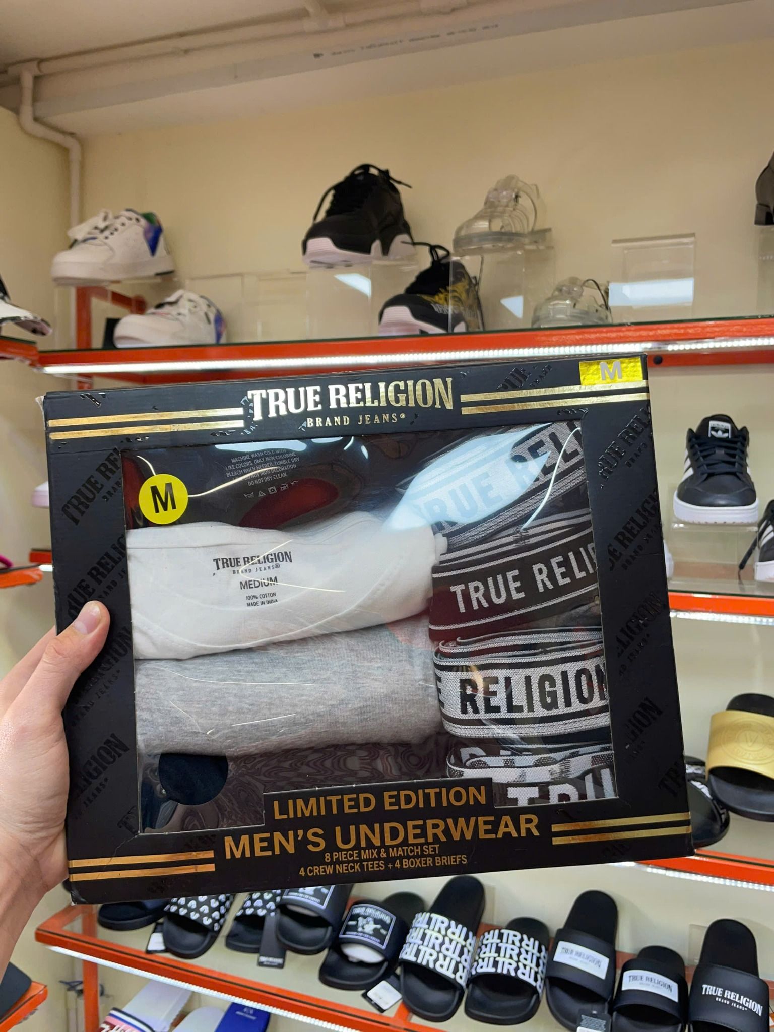 Set 4 Áo Lót Cổ Tròn 4 Quần Lót Boxer True Religion Đen Trắng Xám - New - 8MU2158TR