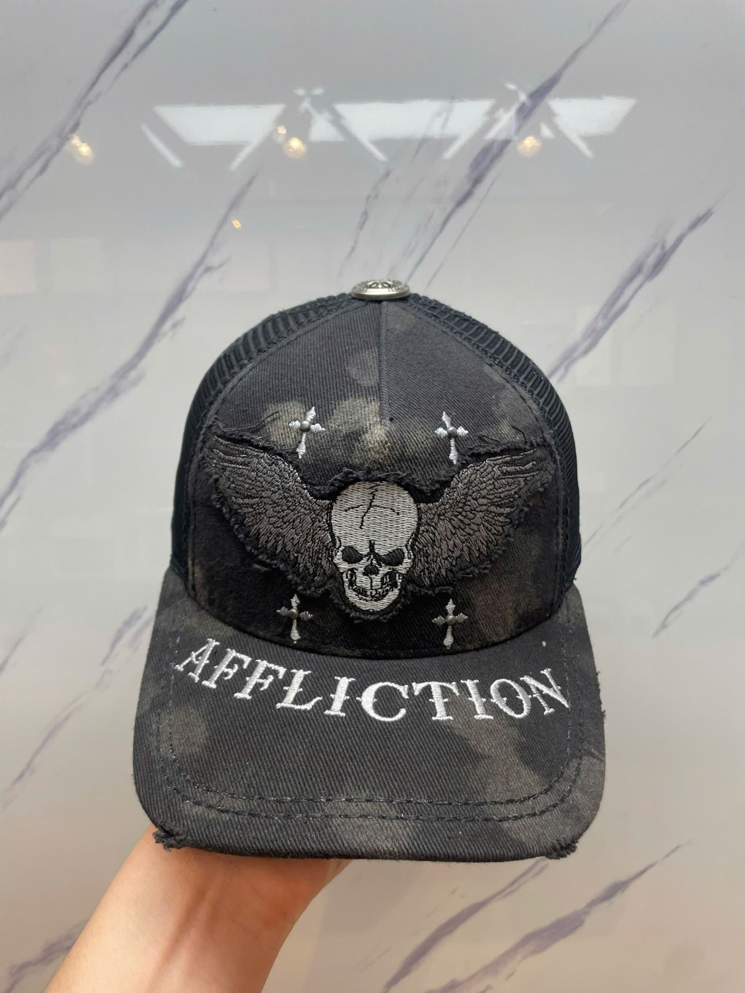 Nón Lướii Affliction Đen Đầu Lâu Đôi Cánh Chữ Trắng - New Không Tag - N377