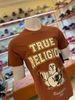 Áo Thun Nâu Chữ Kem Viền Cam True Religion - New - 105783 - TB03