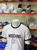 Áo Thun Moschino Trắng Chữ Đen - New - ZRJ0734 - GB02