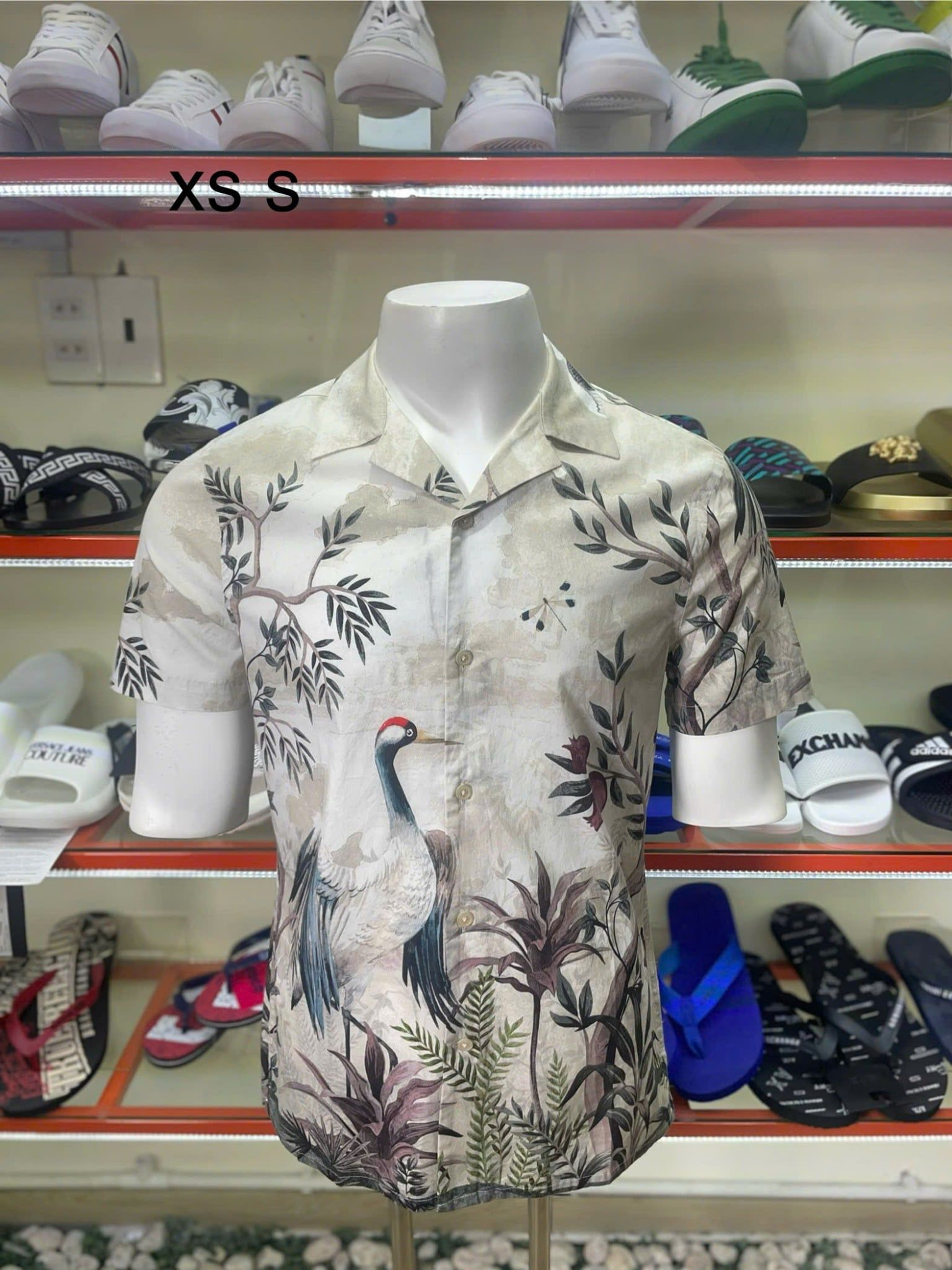 Áo Sơ Mi Tay Ngắn Express Trắng Kem Loang Hình Con Cò - New - 01696213