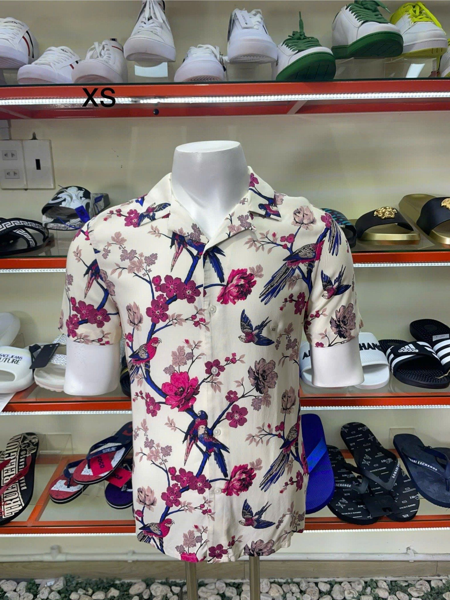 Áo Sơ Mi Tay Ngắn Express Kem Hoa Hồng Chim Xanh - New - 01698999